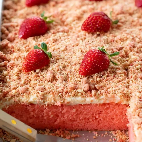 Strawberry Crunch Cake Recipe