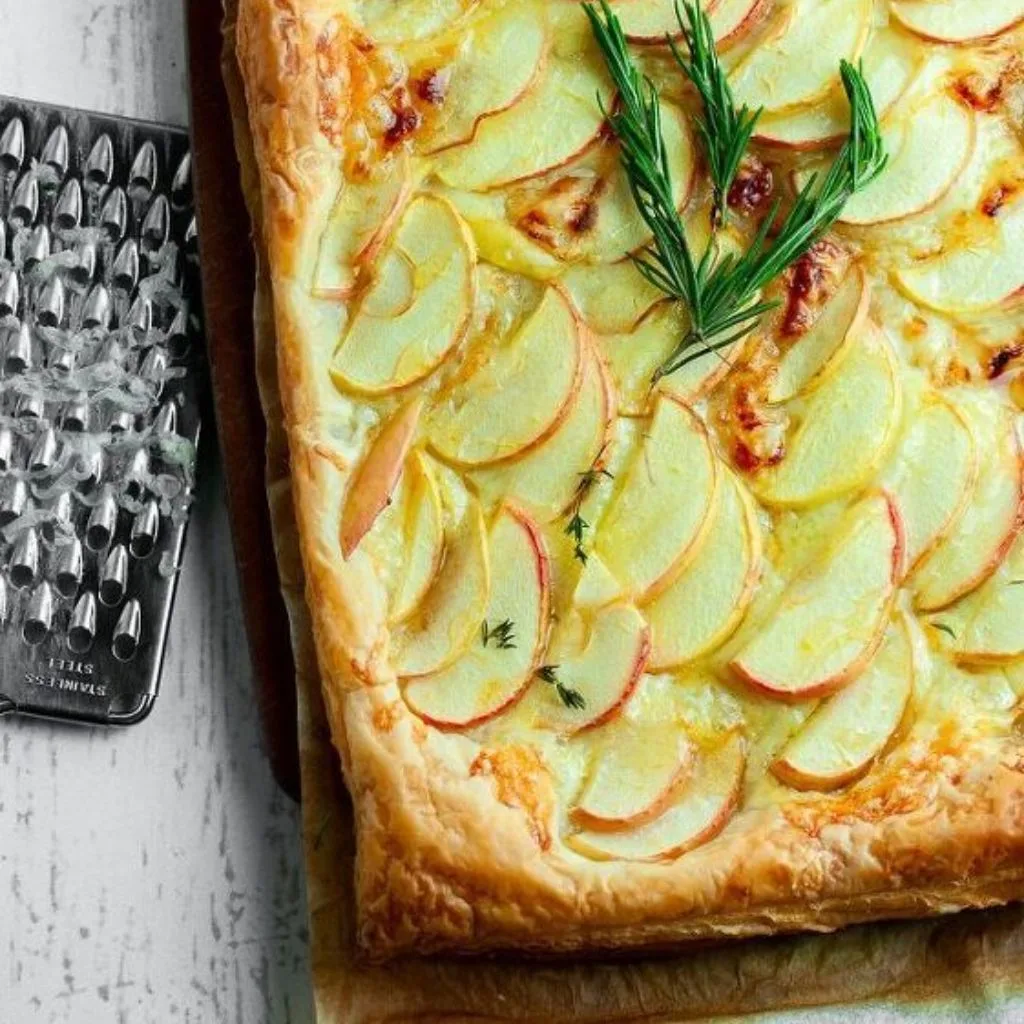 \Apple and White Cheddar Tart Recipe