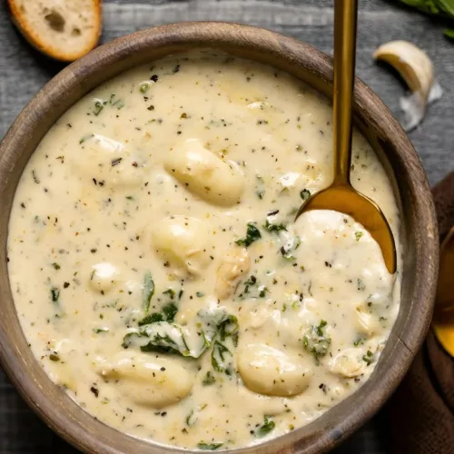 Creamy Garlic Chicken Gnocchi Soup