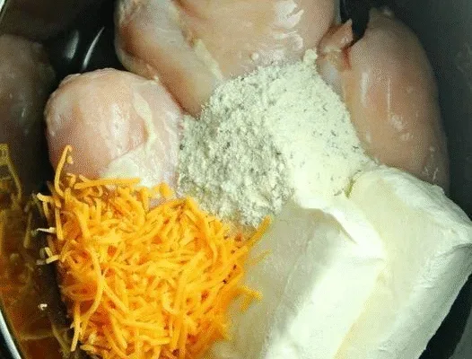 Slow Cooker Cream Cheese Crack Chicken!!!